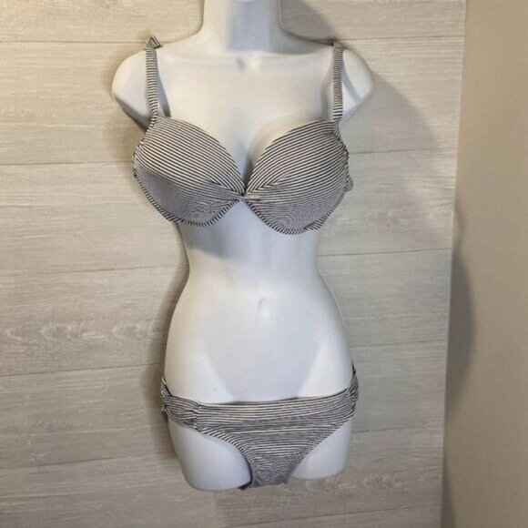 Women's Striped Two Piece‎ Lightly Lined Twist Front Top Shirred Side Bottom - Picture 3 of 8